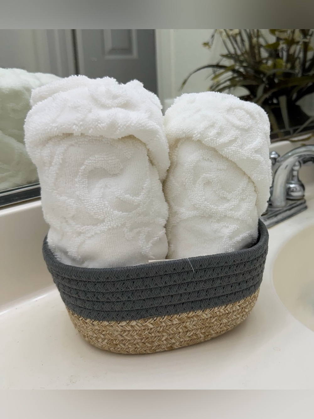 Brightroom Woven Rope Basket
8”L x 6”W x 4”H
New with tags